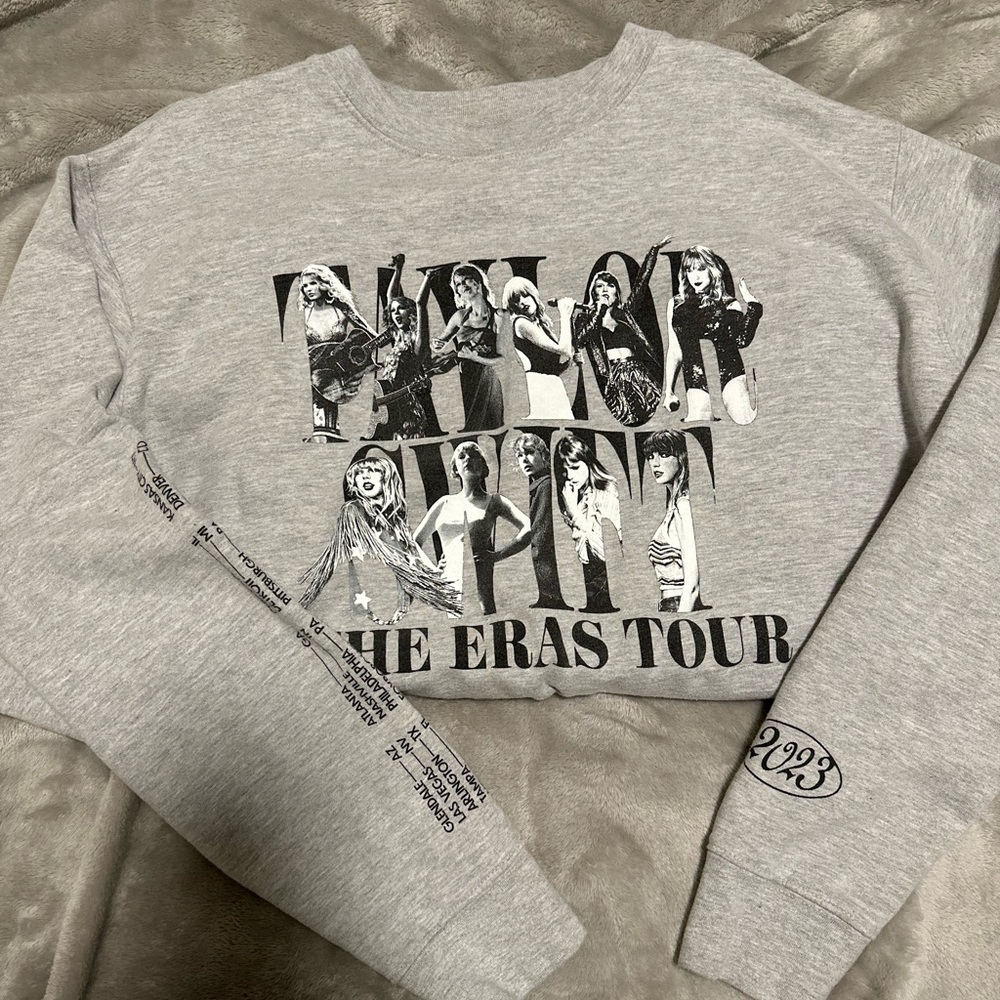 SALE!✨ Taylor Swift The Eras Tour 2023 Grey Crewneck Sweatshirt sz XL